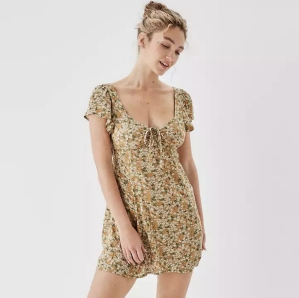 American Eagle Outfitters Floral Cinch Front Summer Mini Dress Size M